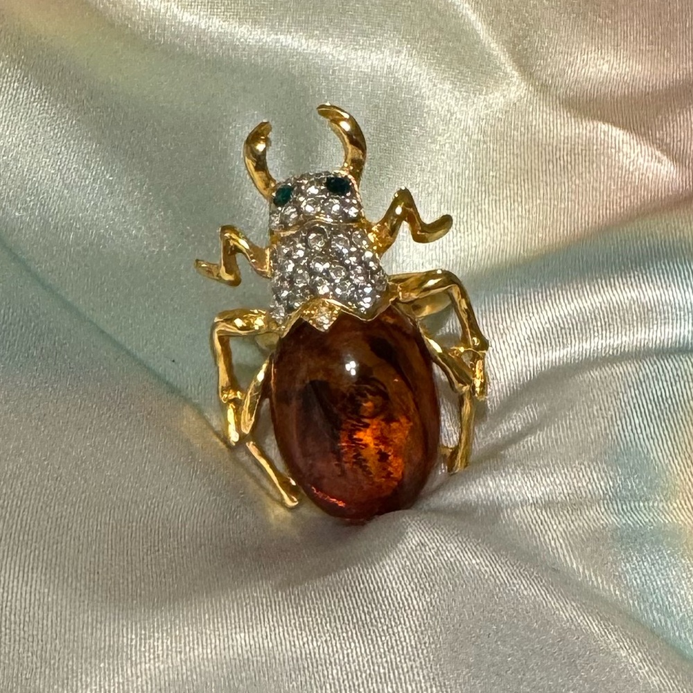 Kenneth Jay Lane Gold Beetle Statement Ring - Picture 3 of 3
